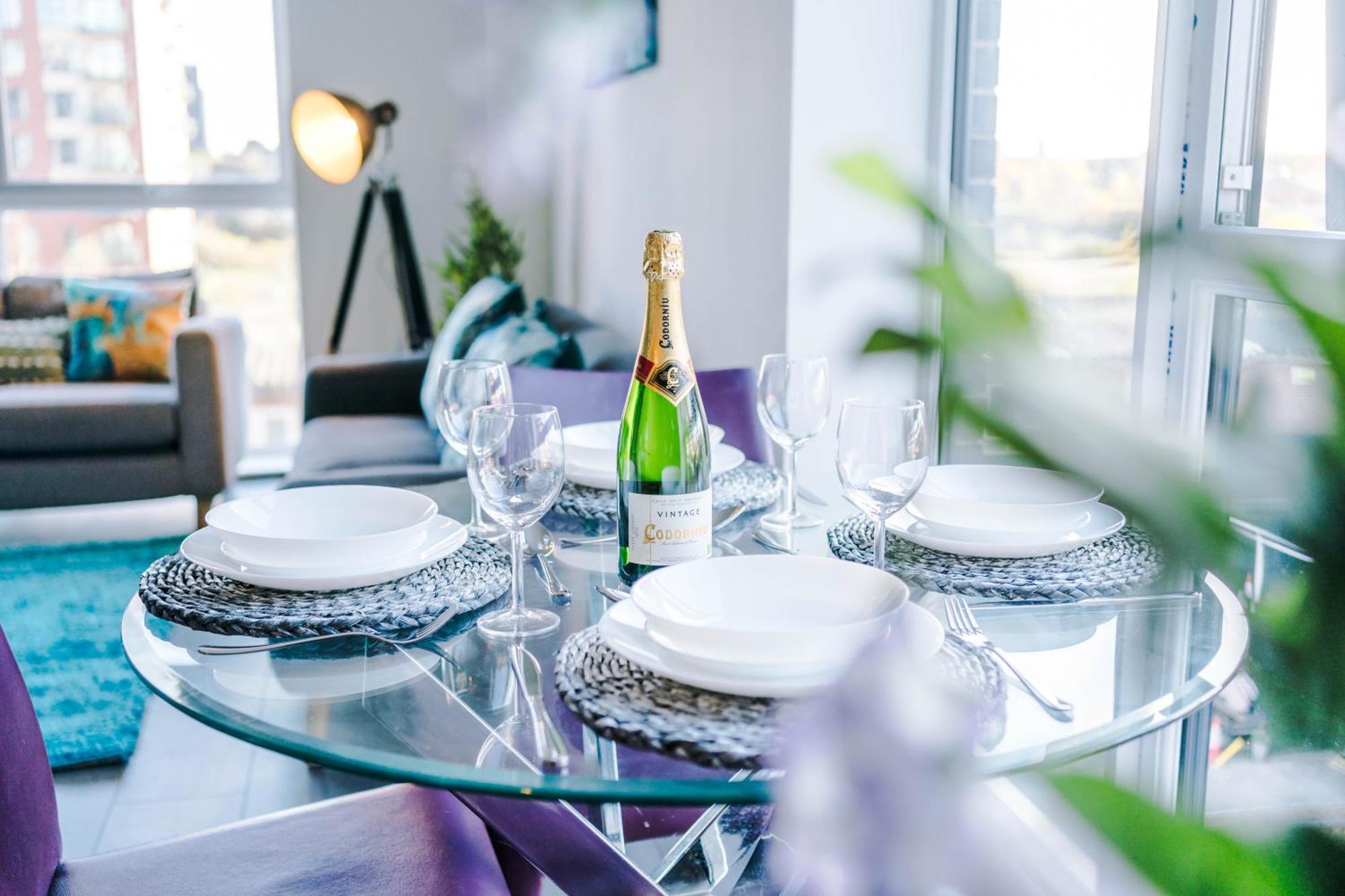 Lux Livin' Apartments - Luxury 5 Bed Apartment Manchester City Centre Екстериор снимка